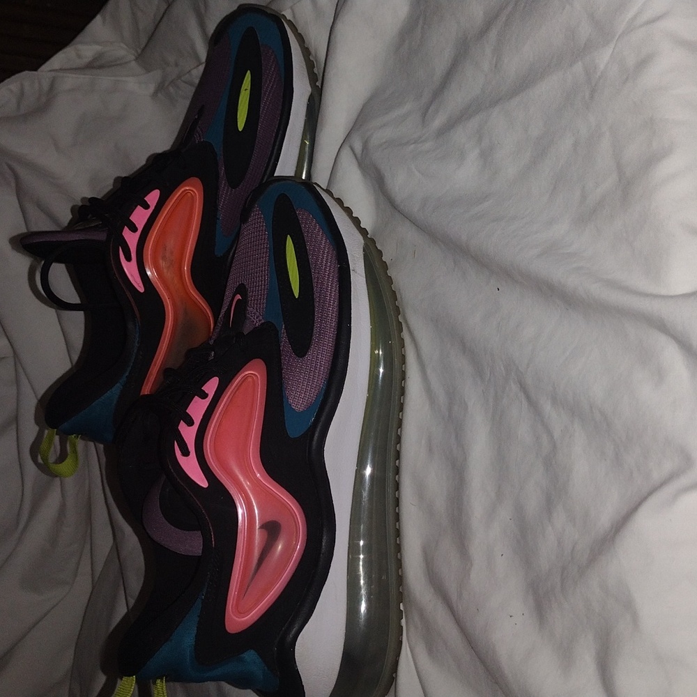 Women's shoes